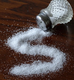 Как делать  заговоры на соль